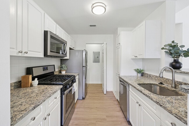 Building Photo - The Estates