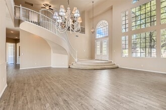 Building Photo - 5258 Villa Dante Ave