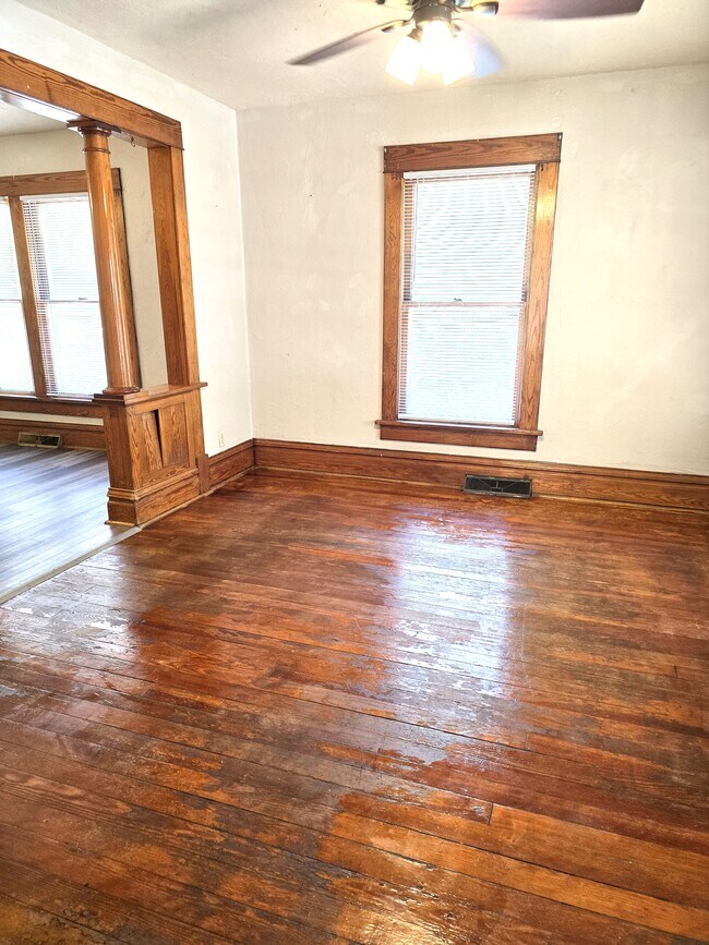 Building Photo - 224 N 13th St