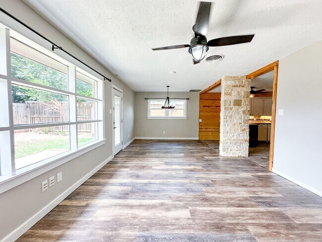 Building Photo - 2608 Raleigh Avenue - Unbelievably beautif...