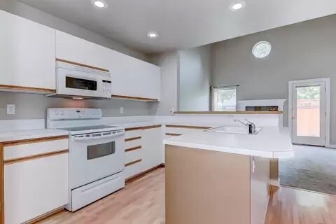 Building Photo - 5909 N Cobbler Ln