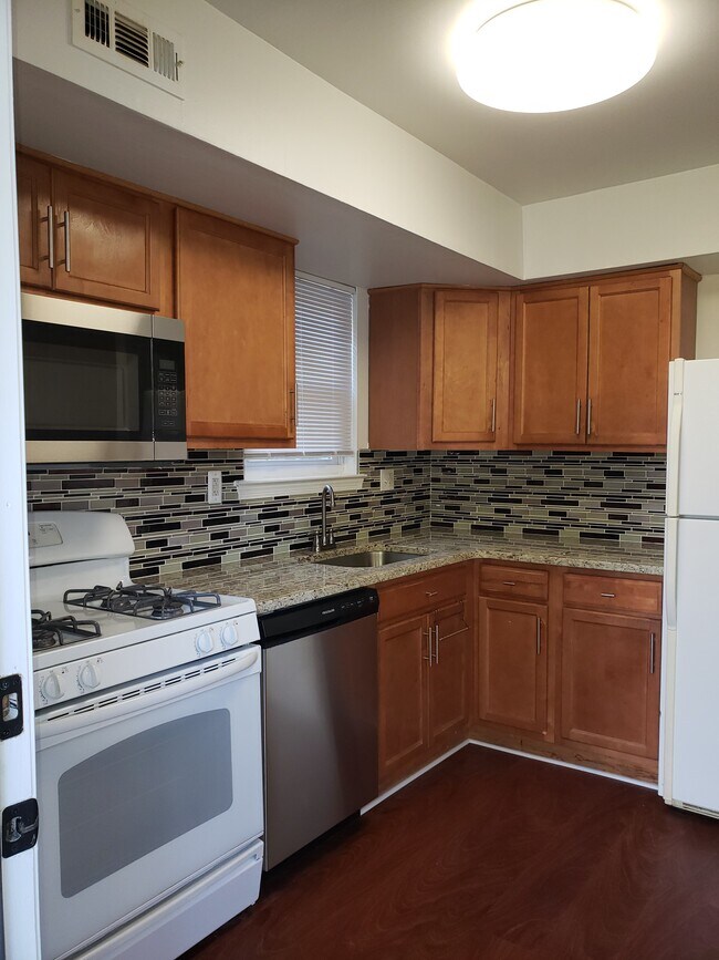 Building Photo - 4501 Winding Brook Dr