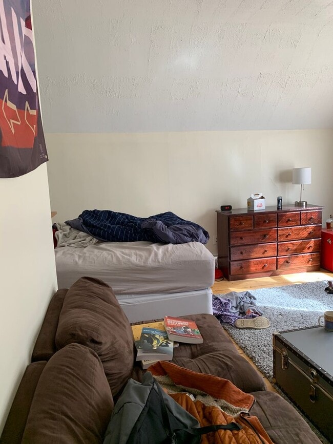 Foto del edificio - HOUSE FOR RENT ON PRATT ST IN ALLSTON