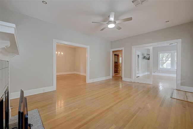 Building Photo - 1604 Cherryhurst St
