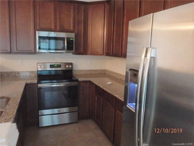 Foto del edificio - 2452 Madeline Meadow Dr