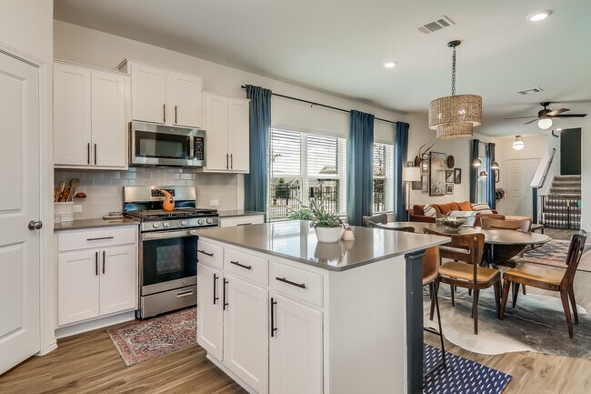 Foto del edificio - 8201 Prairie Rye Dr