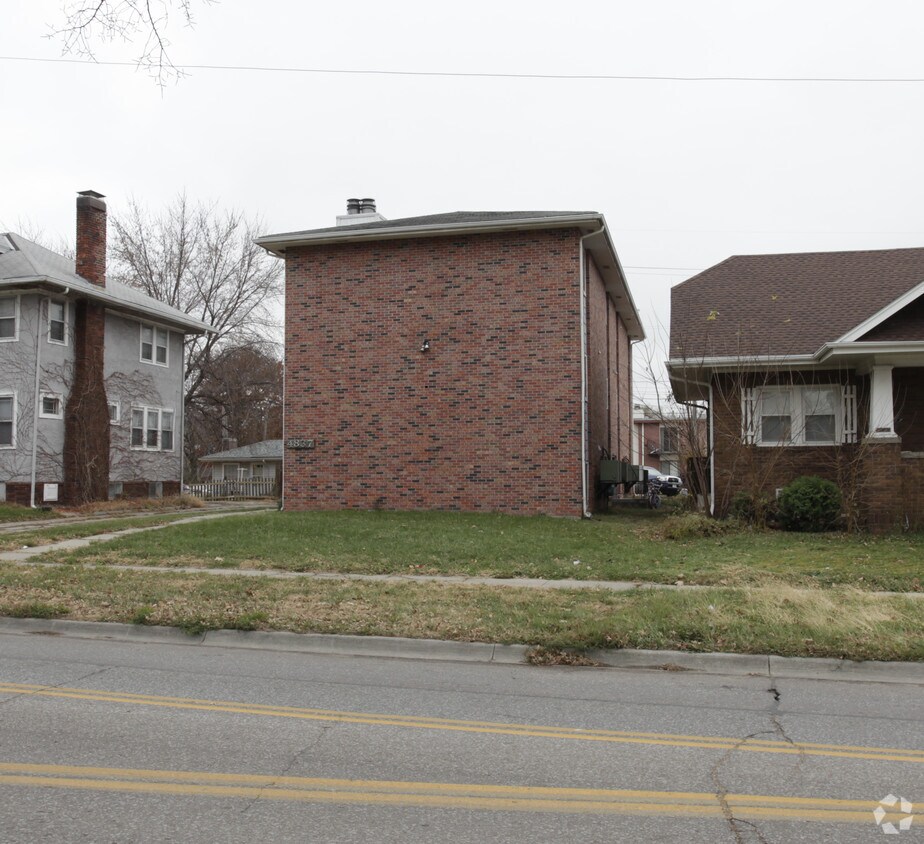 Foto del edificio - 4837-4839 Leighton Ave