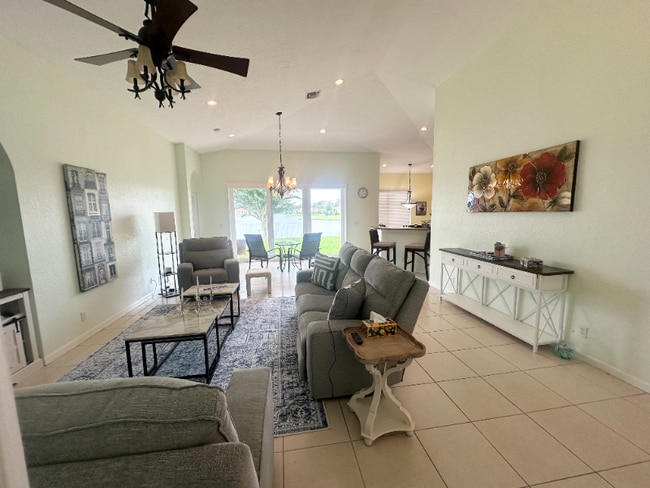 Building Photo - 6028 Santa Margarito Dr