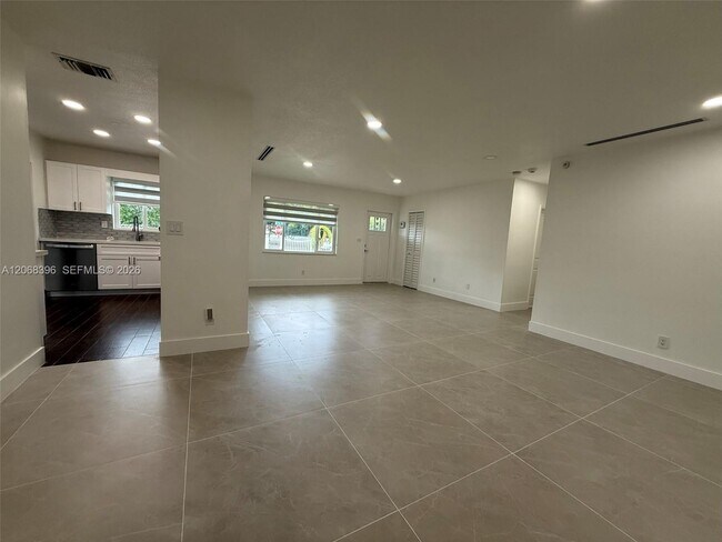 Foto del edificio - 5530 SW 96th Ave