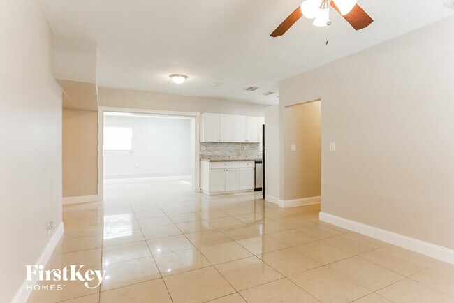 Foto del edificio - 3379 SW 17th St
