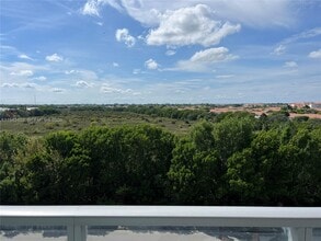 Building Photo - 7825 NW 107th Ave