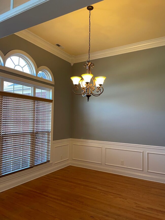Foto del edificio - Large Home in Bishop Farms