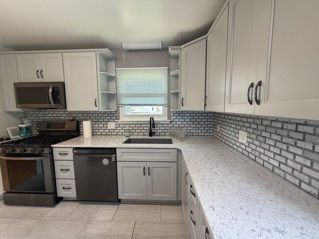 Building Photo - 2846 Envoy Dr