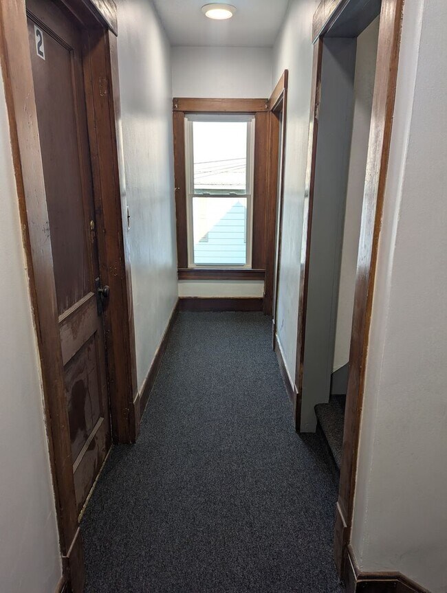 Foto del edificio - Newly Remodeled 2nd floor Apartment with v...