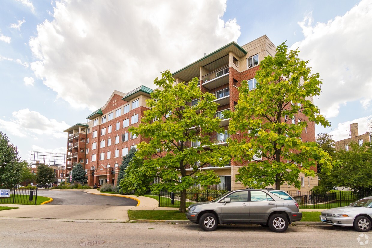 Foto del edificio - Mayfair Commons - Senior Community