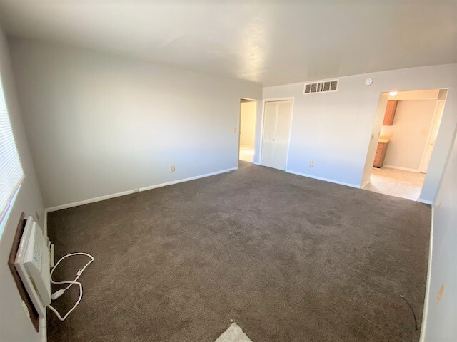 Building Photo - 405 N Owens Dr