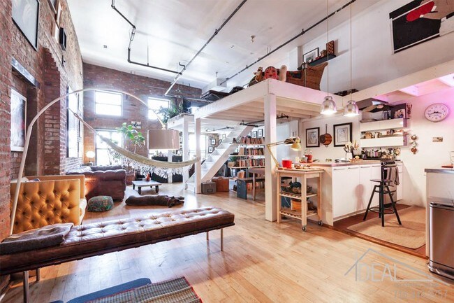 Foto del edificio - 337 Kent Avenue #4EER