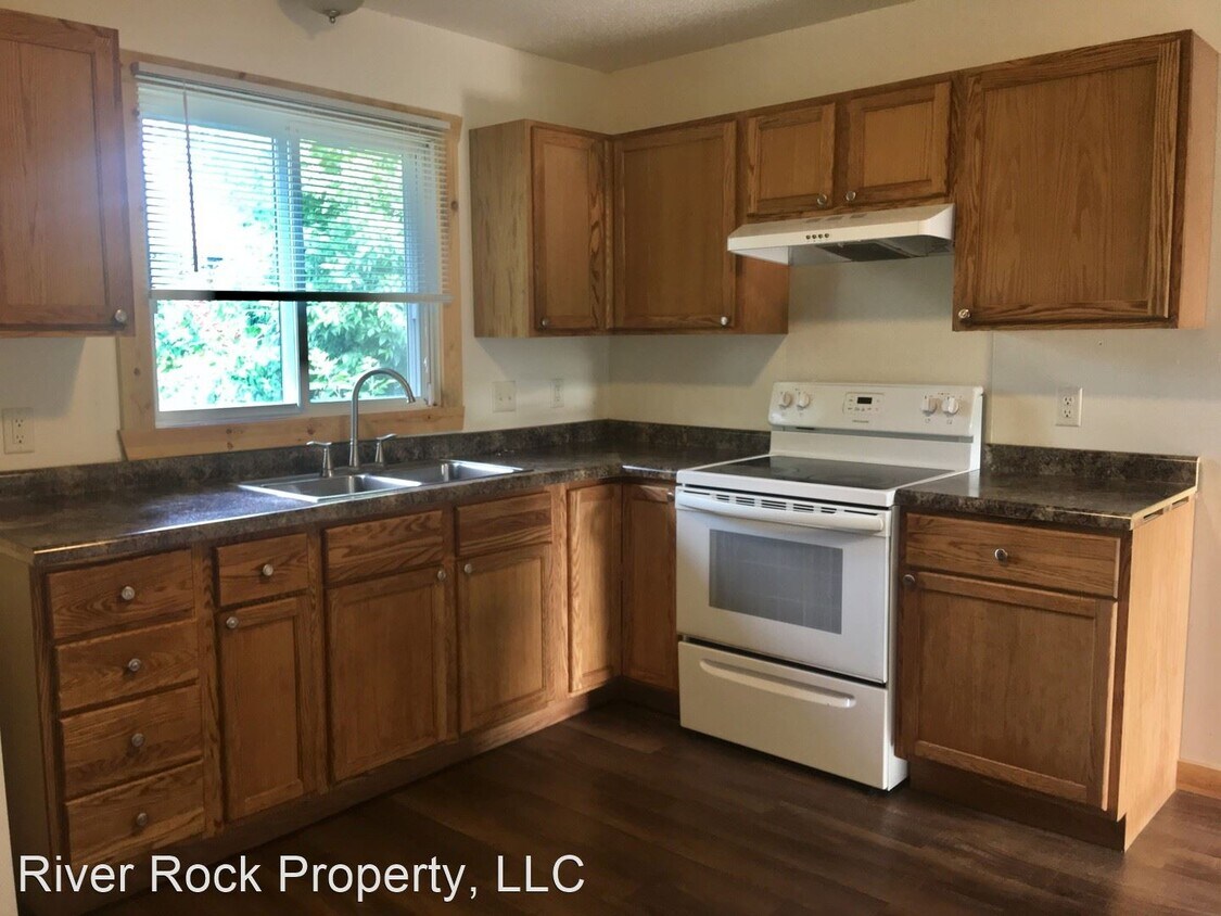 Primary Photo - 4 br, 2 bath House - 625 2nd Avenue West