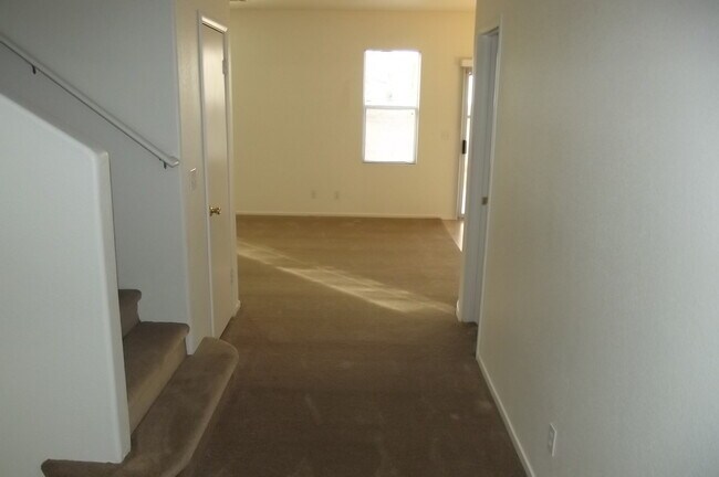 Building Photo - Northwest BRIARHILL