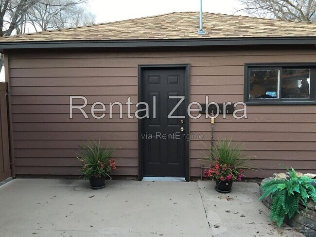 Building Photo - 1272 SW 15th St