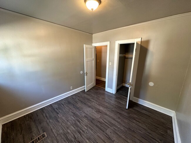 Building Photo - 3573-3575 N 11th St./1109 W Finn Pl. (3 Unit)