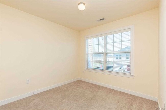 Building Photo - 7348 Pebble Lake Dr