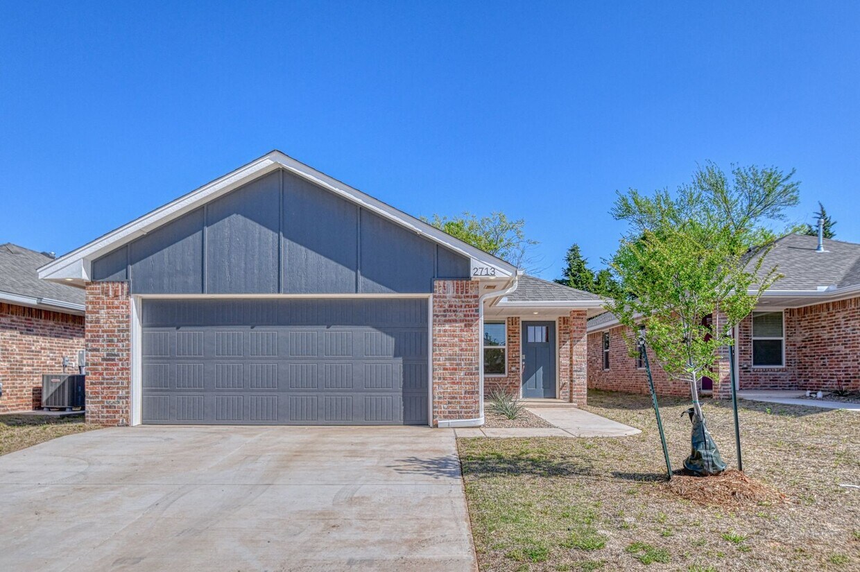 Primary Photo - New Construction in Varenna Landing! Storm...