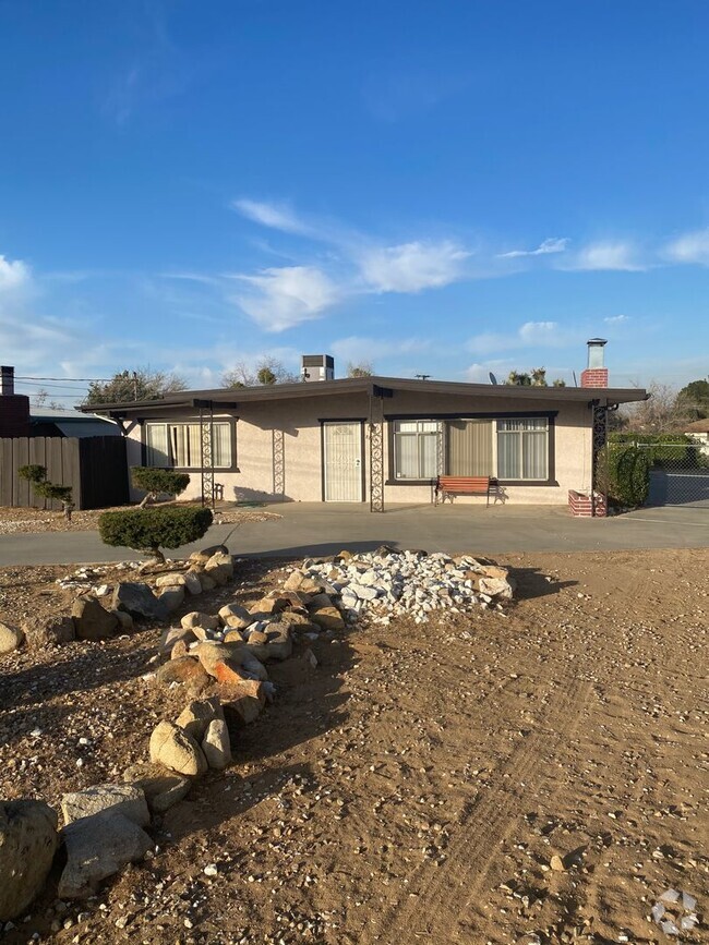 Building Photo - 8855 Orange St
