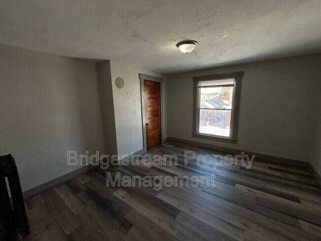 Foto del edificio - 2034 Stapleton Ct