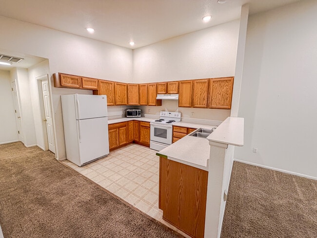 Building Photo - 313 Hunters Way