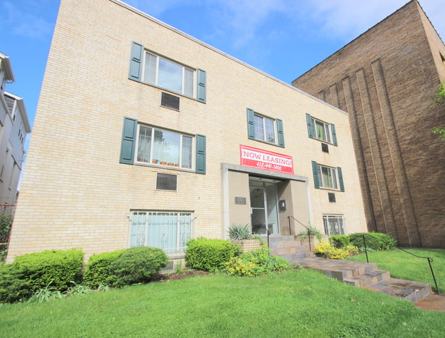 Building Photo - Fenwyck Apartments