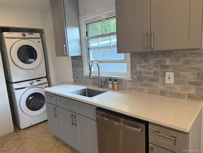 Building Photo - 94 Washington Ave N