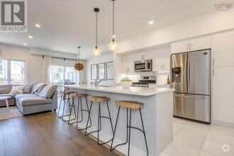 Building Photo - 74 Tilbury Av