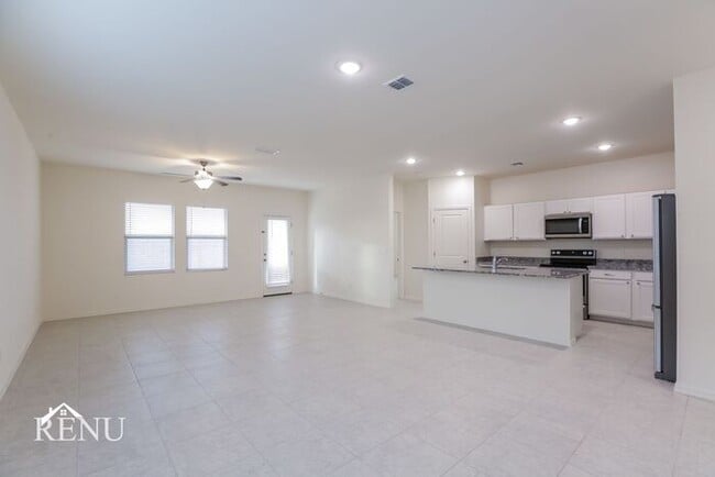 Foto del edificio - 18378 Los Gabrieles Wy