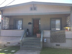 Building Photo - 219 Blackburn St
