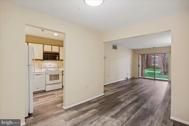 Foto del edificio - 18401 Guildberry Dr