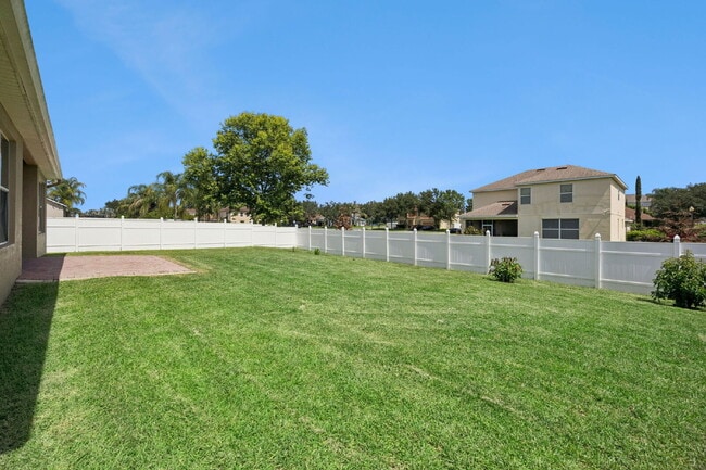 Building Photo - Spacious 4-Bedroom Gem with 3 Baths and 2238 Sq Ft of Comfort in Clermont!