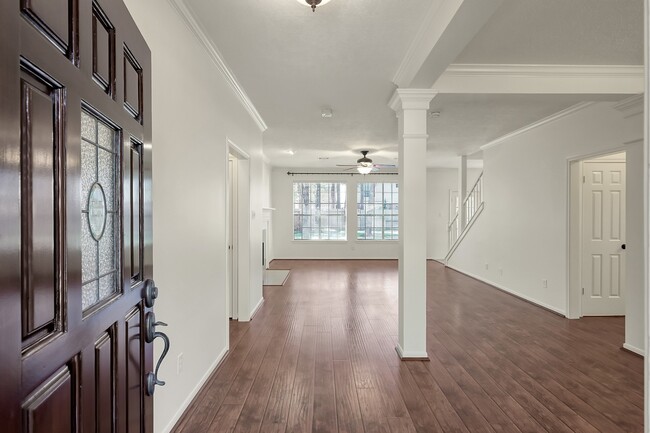 Foto del edificio - 23 Heathstone Pl