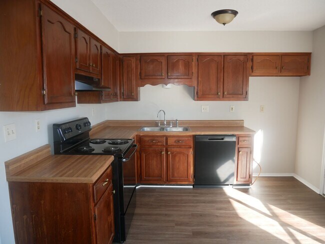 Foto del edificio - 6530 Jamestown Dr