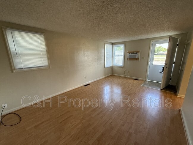 Building Photo - 12 3rd Ave