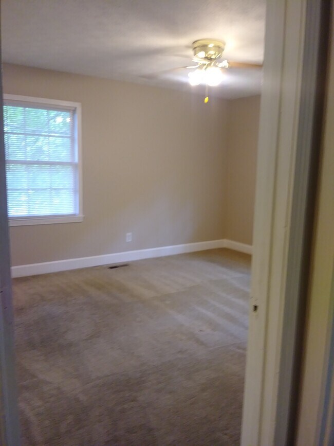 Building Photo - 3919 Rosedale Ln