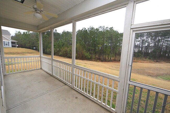 Foto del edificio - 1112 Garden Square Ln