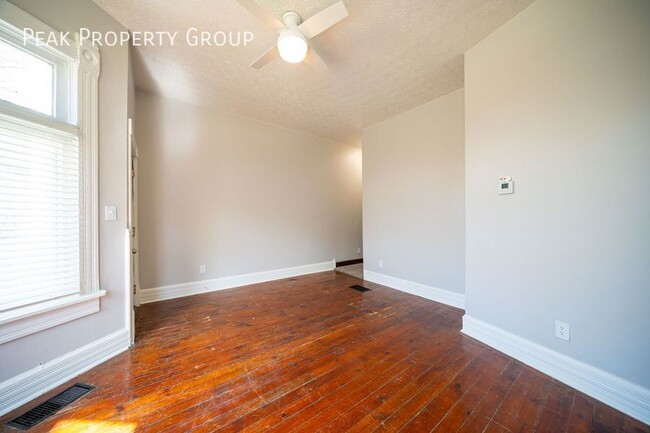 Building Photo - 732 Neil Ave
