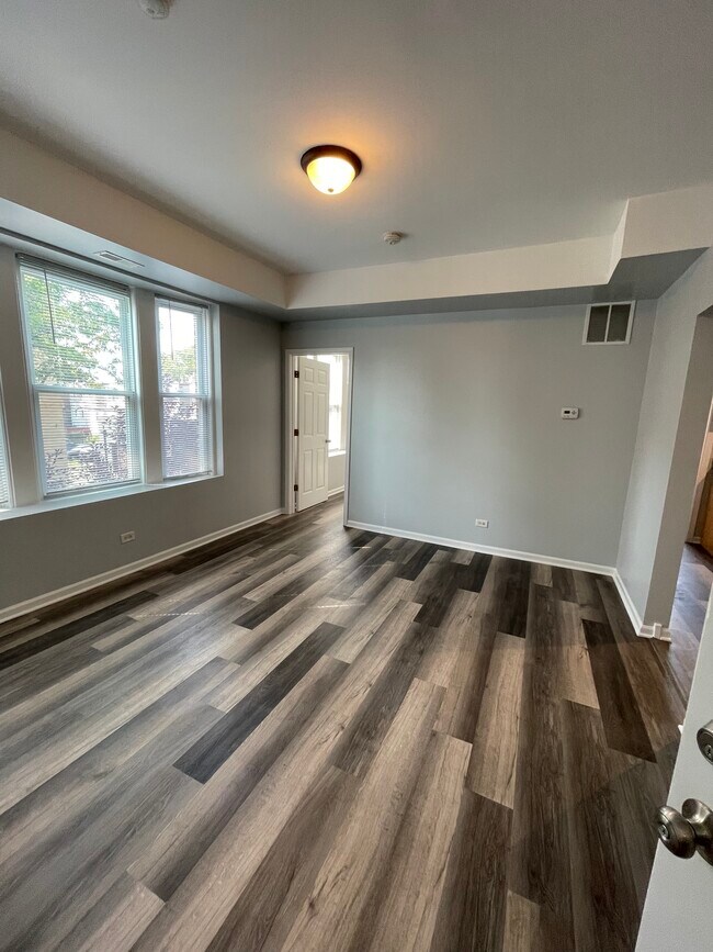 Building Photo - 1309 N Kildare Ave
