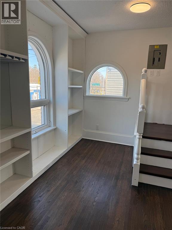 Building Photo - 219 Erie Ave