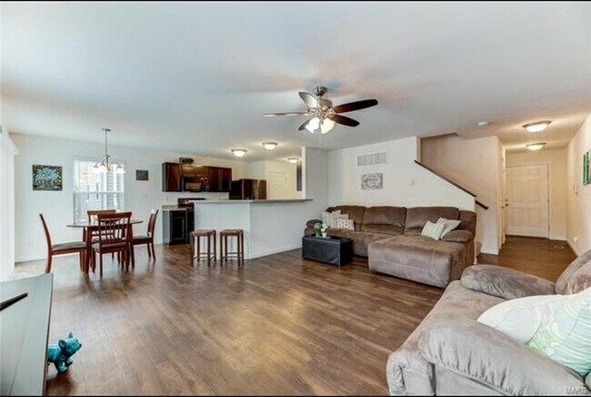 Foto del edificio - 117 Weatherby Landing Dr