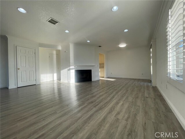Foto del edificio - 1830 N Vineyard Ave
