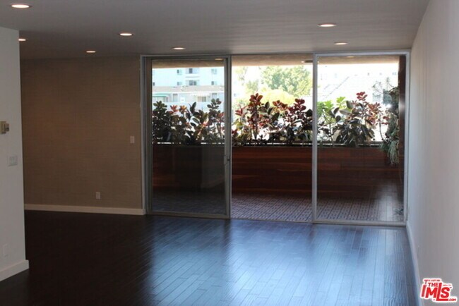 Foto del edificio - 11044 Ophir Dr