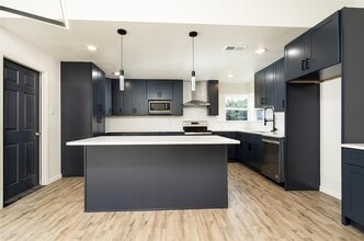 Building Photo - 13155 Pebblewalk Cir S