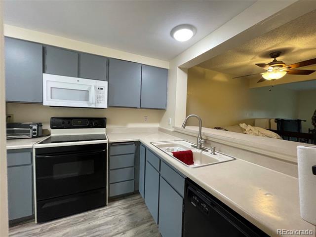 Building Photo - 4250 S Mobile Cir